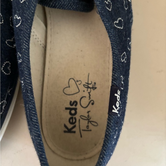TAYLOR SWIFT x KEDS denim with hearts 💕 - Picture 2 of 2